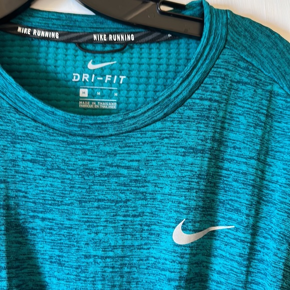 Nike Running Shirt - Picture 3 of 3
